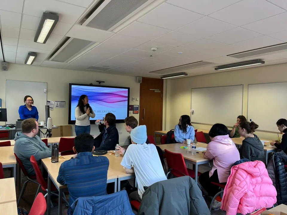 This is the image alt text