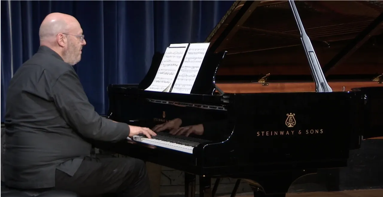 This is the image alt text