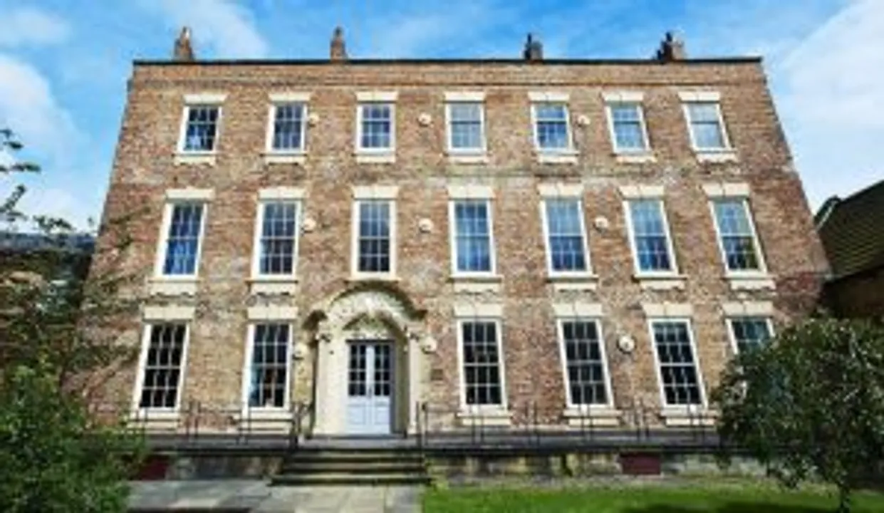 This is the image alt text