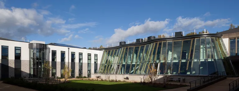 Business School building courtyard 1920 x 750
