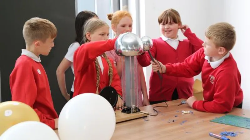 Science Ambassadors exploring electricity