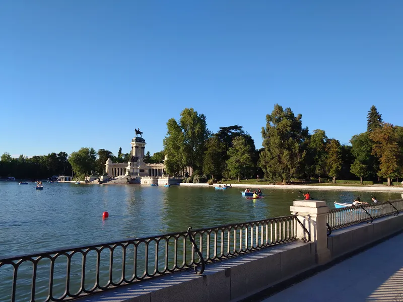 A picture of the Estanque Grande de El Retiro Madrid