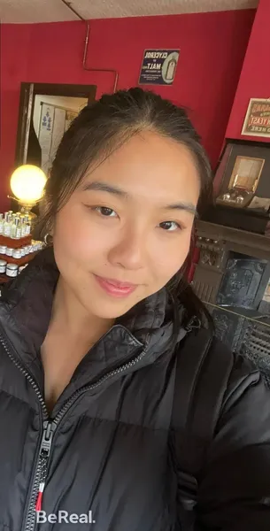 black hair girl selfie