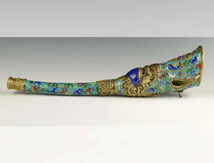 Cloisonné Tibetan Buddhist horn, 19th century