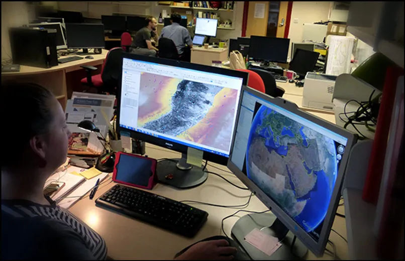 Dr Kristen Hopper working in the Infomatics Laboratory